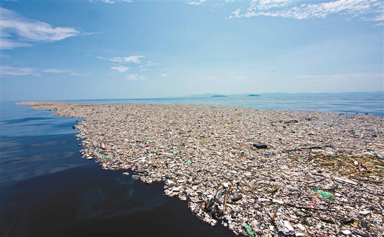 Ilhas de plastico no pacífico 