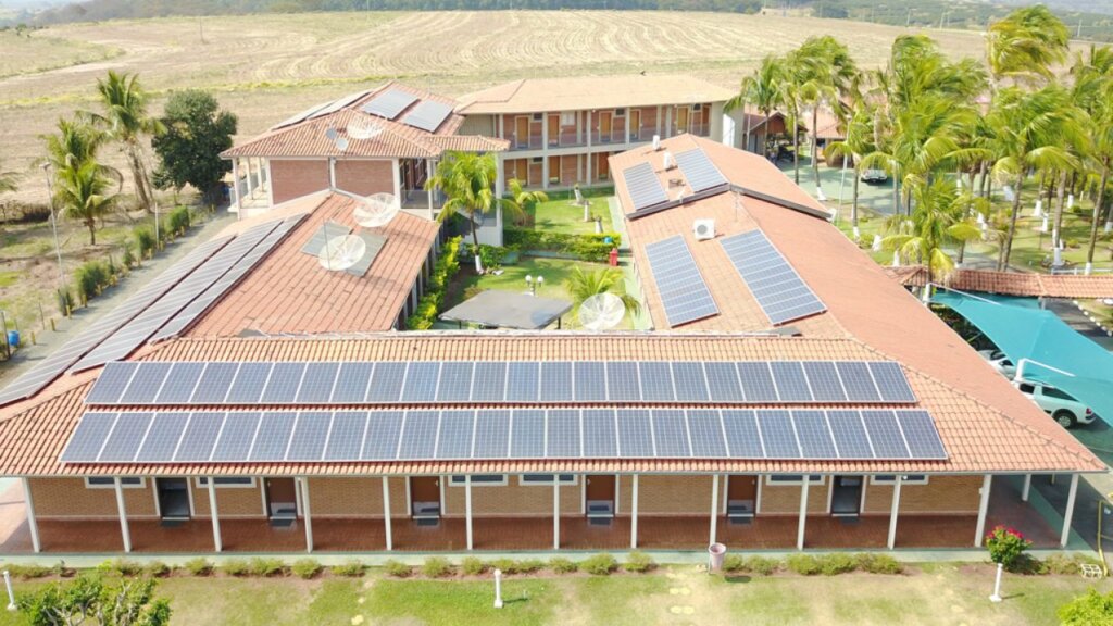 tendências de hotelaria sustentável energia solar em hoteis